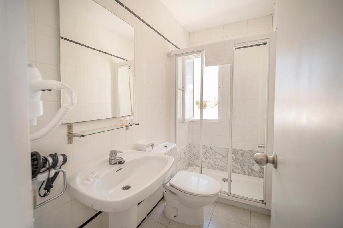 Estel Blanc Apartments - Adults Only Cala'N Blanes  Dış mekan fotoğraf