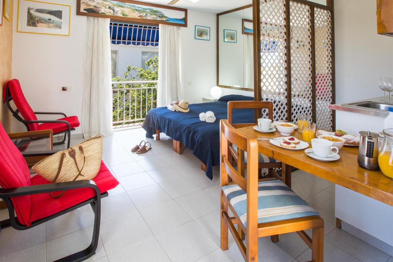 Estel Blanc Apartments - Adults Only Cala'N Blanes  Oda fotoğraf